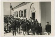 Inauguração de escola primária do Plano dos Centenários no concelho de Mafra, com a presença do Governador Civil de Lisboa, Dr. Mário Madeira, e o Presidente da Câmara Municipal de Mafra, Capitão João Lopes.