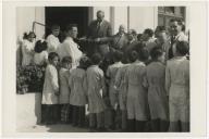 Inauguração de escola primária do Plano dos Centenários no concelho de Mafra, com a presença do Governador Civil de Lisboa, Dr. Mário Madeira, e o Presidente da Câmara Municipal de Mafra, Capitão João Lopes.