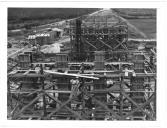 Fotografia da construção da ponte sobre a ribeira de S. Lourenço , na estrada nacional para o Norte (S. Pedro da Cadeira)