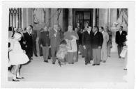 Fotografia  da visita do Cardeal Cerejeira a Mafra para assistir ao encerramento das festividades de Nossa Senhora de Fátima