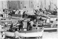 Fotografia Reprodução. Barcos de pesca na praia dos Pescadores - Ericeira